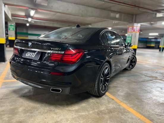 BMW-750i-2013