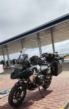 BMW-R 1250 GS ADVENTURE TRIPLE BLACK-2024