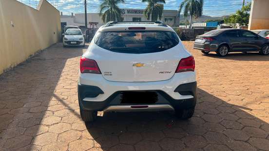 CHEVROLET-ONIX-2018