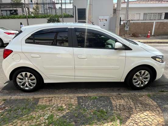 CHEVROLET-ONIX-2016
