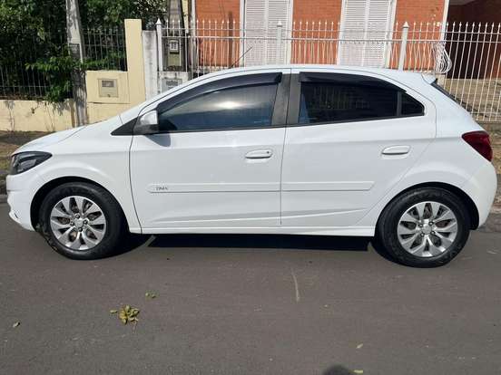 CHEVROLET-ONIX-2016