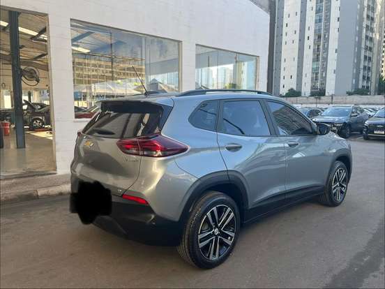 CHEVROLET-TRACKER-2023