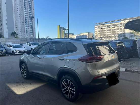 CHEVROLET-TRACKER-2023