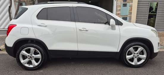 CHEVROLET-TRACKER-2014