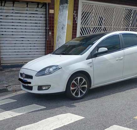 FIAT-BRAVO-2012