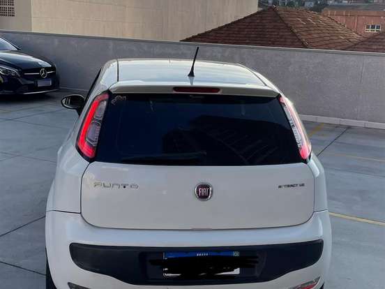 FIAT-PUNTO-1.6 ESSENCE 16V FLEX 4P MANUAL FIAT-PUNTO-2016