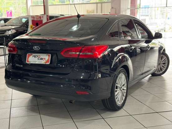 FORD-FOCUS-2017