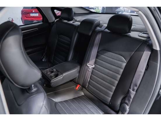 FORD-FUSION-2015