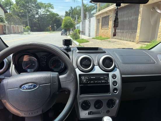 FORD-FIESTA-2013