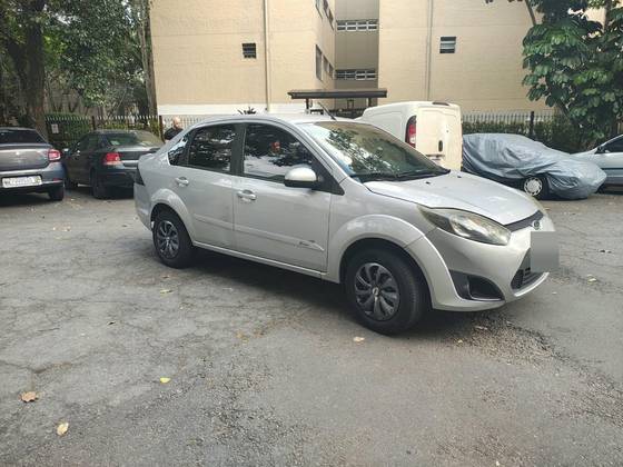 FORD FIESTA 1.0 ROCAM S SEDAN 8V FLEX 4P MANUAL