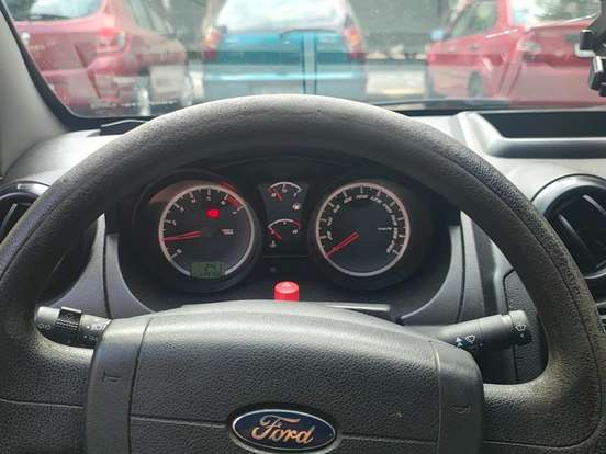 FORD-FIESTA-1.0 ROCAM S SEDAN 8V FLEX 4P MANUAL FORD-FIESTA-2013