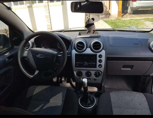 FORD-FIESTA-2011