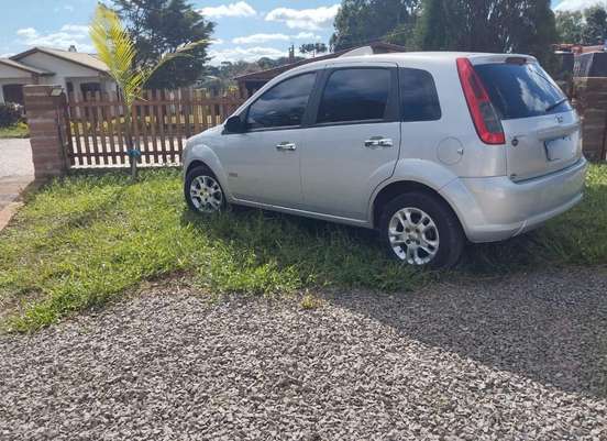 FORD-FIESTA-2011