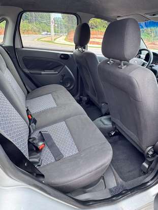 FORD-FIESTA-2006