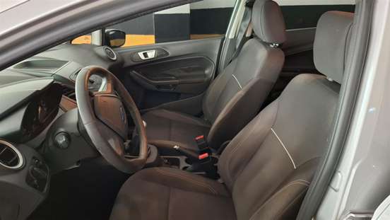 FORD-FIESTA-2016