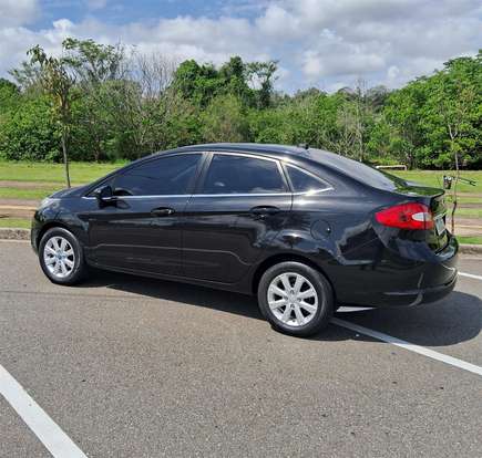 FORD-FIESTA-2012