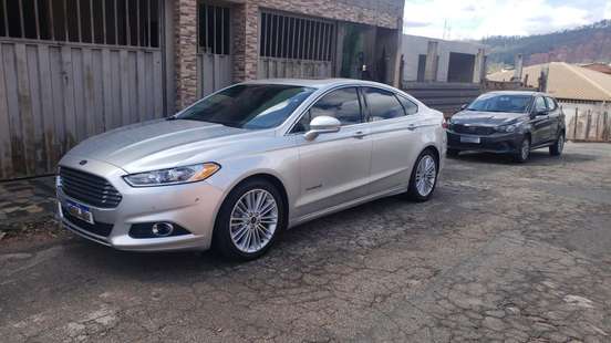 FORD-FUSION-2014