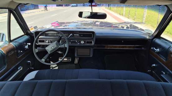 FORD-GALAXIE-1982