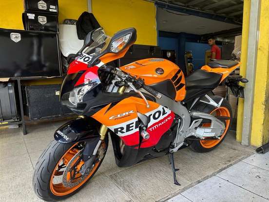 HONDA-CBR 1000RR REPSOL HONDA-CBR 1000RR REPSOL-2011