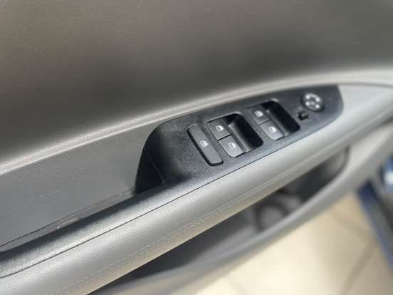 HYUNDAI-HB20S-2023