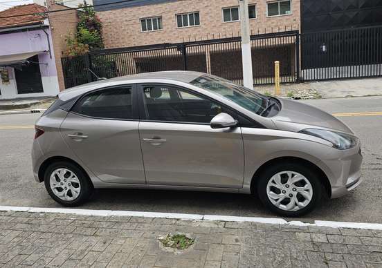 HYUNDAI-HB20-2022