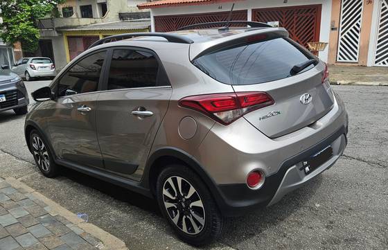 HYUNDAI HB20X 1.6 16V PREMIUM FLEX 4P AUTOMÁTICO