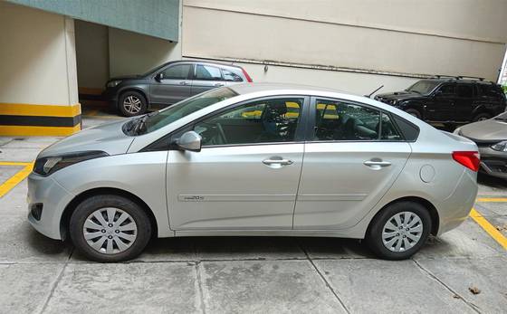 HYUNDAI HB20S 1.6 COMFORT STYLE 16V FLEX 4P AUTOMÁTICO