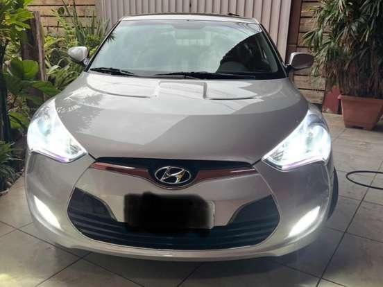 HYUNDAI-VELOSTER-2012