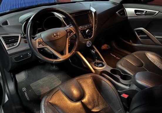 HYUNDAI-VELOSTER-2012