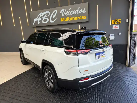 JEEP-COMMANDER-2021