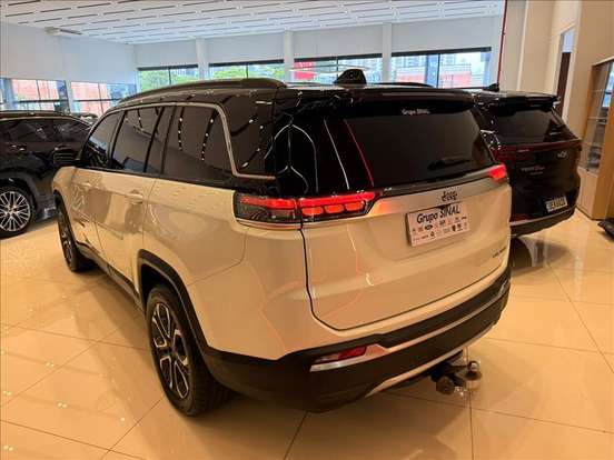 JEEP-COMMANDER-2024