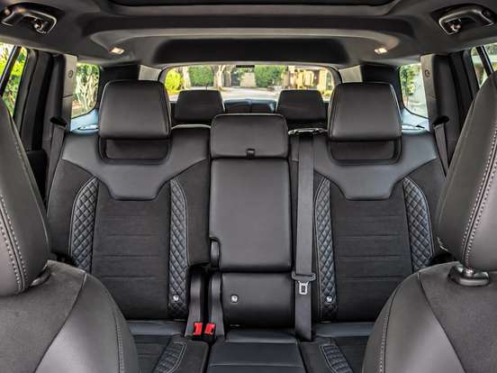JEEP-COMMANDER-2024