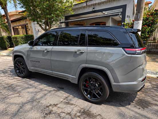 JEEP-COMMANDER-2.0 HURRICANE 4 TURBO GASOLINA BLACKHAWK AT9 JEEP-COMMANDER-2024