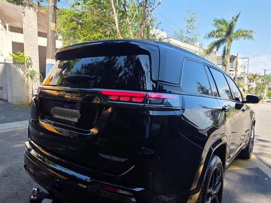 JEEP-COMMANDER-2.0 HURRICANE 4 TURBO GASOLINA BLACKHAWK AT9 JEEP-COMMANDER-2024