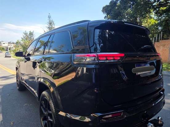 JEEP-COMMANDER-2.0 HURRICANE 4 TURBO GASOLINA BLACKHAWK AT9 JEEP-COMMANDER-2024