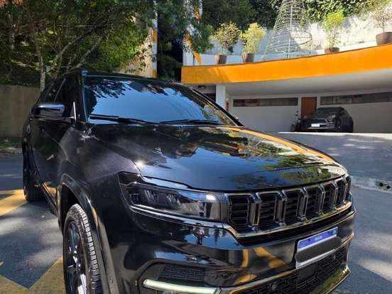 JEEP-COMMANDER-2.0 HURRICANE 4 TURBO GASOLINA BLACKHAWK AT9 JEEP-COMMANDER-2024