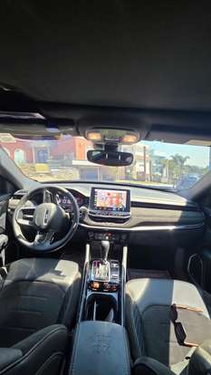 JEEP-COMMANDER-2024