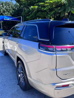 JEEP-COMMANDER-2022
