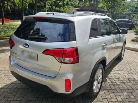KIA-SORENTO-2013