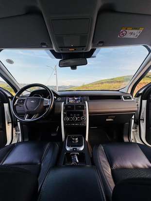 LAND ROVER-DISCOVERY SPORT-2017