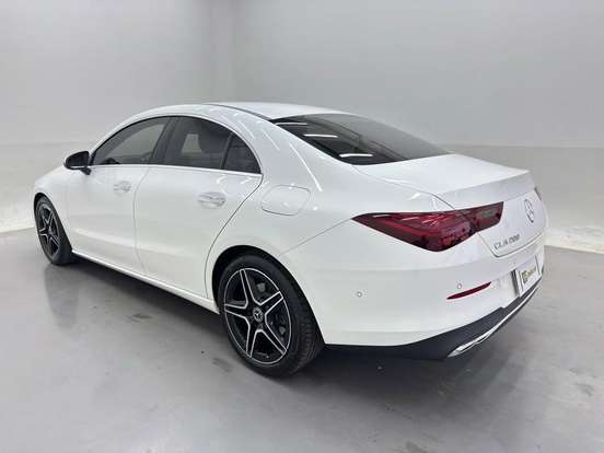 MERCEDES-BENZ-CLA 200-2024