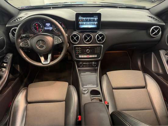 MERCEDES-BENZ-A 200-2018