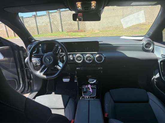 MERCEDES-BENZ-CLA 200-2025