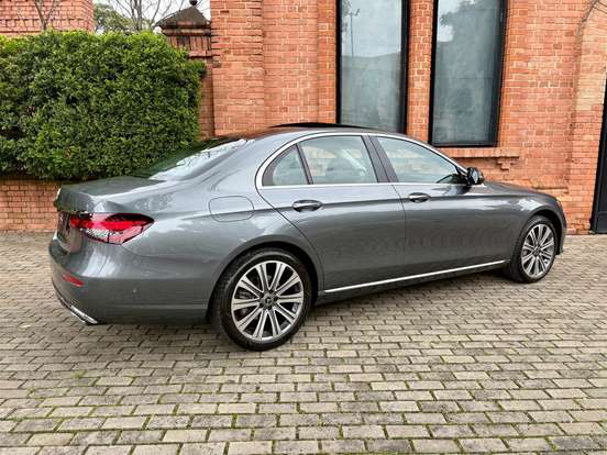 MERCEDES-BENZ-E 300-2022