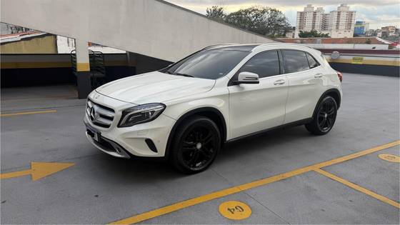 MERCEDES-BENZ GLA 200 1.6 CGI ENDURO 16V TURBO FLEX 4P AUTOMÁTICO
