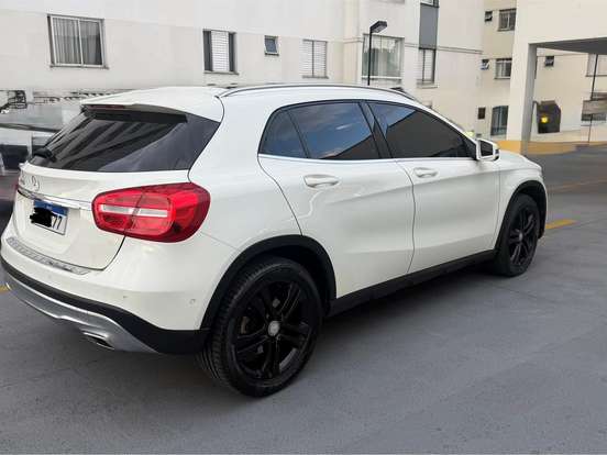 MERCEDES-BENZ-GLA 200-1.6 CGI ENDURO 16V TURBO FLEX 4P AUTOMÁTICO MERCEDES-BENZ-GLA 200-2015