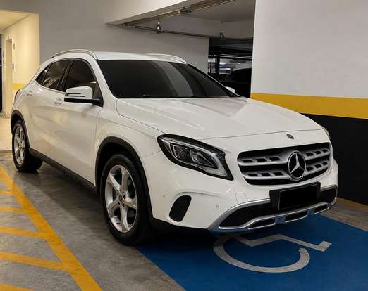 MERCEDES-BENZ-GLA 200-2018