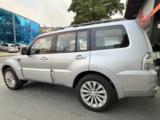 MITSUBISHI-PAJERO FULL-3.8 HPE 4X4 V6 24V GASOLINA 4P AUTOMÁTICO MITSUBISHI-PAJERO FULL-2015