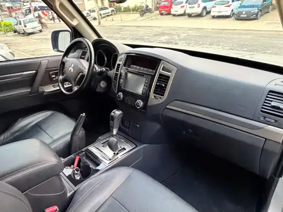 MITSUBISHI-PAJERO FULL-3.8 HPE 4X4 V6 24V GASOLINA 4P AUTOMÁTICO MITSUBISHI-PAJERO FULL-2015