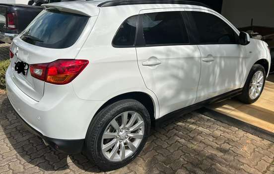 MITSUBISHI-ASX-2015